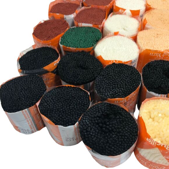 Lot 25 Vintage Bucilla Latch Hook Rug Yarn Pre Cut Acrylic + LeeWards Rug Tool - Picture 4 of 8